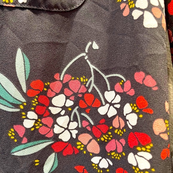 Ann Taylor Loft Blouse - Picture 2 of 4